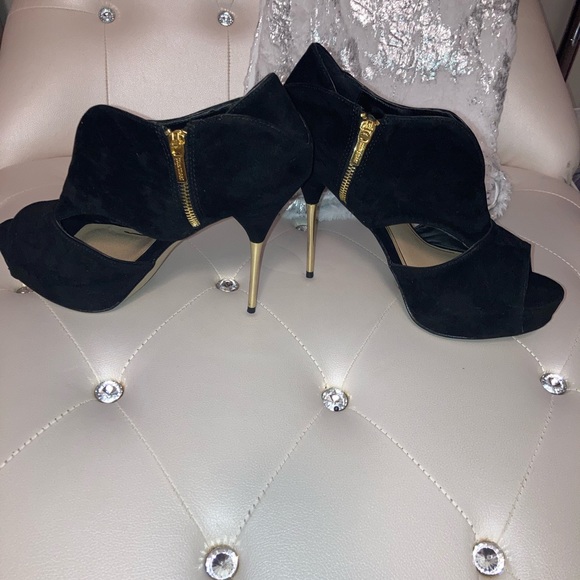 NEW Colin Stuart Black Suede Gold Metal Heel Cutout Ankle Booties Size 11B - Picture 6 of 16